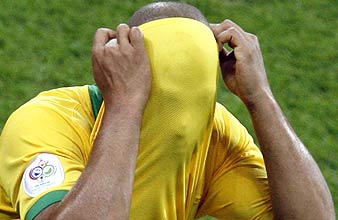 Adriano no quiso ver el final de Brasil en Alemania. (Foto: EFE)