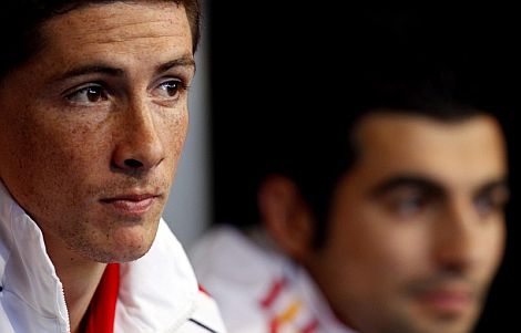 Fernando Torres, junto a Albiol (dcha) en la rueda de prensa. | Efe