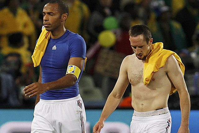 Henry y Ribery, tras el partido ante Sudáfrica. (Foto: Reuters)