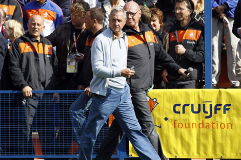 Cruyff, en Johanesburgo, durante un acto e su fundacin. | Afp