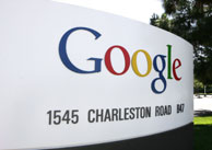 Firma de la marca Google en su sede en California. (Foto:AFP)