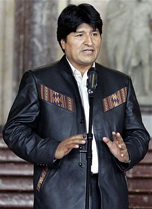 El presidente boliviano, Evo Morales, en la rueda de prensa posterior a su encuentro con el ministro de Exteriores belga. (Foto: AP)