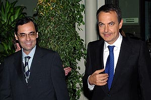 Jaime Caruana junto a Jos Luis Rodrguez Zapatero. (Foto: EFE)