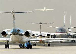 Varios aviones en el aeropuerto de Francfort. (Foto: AP)