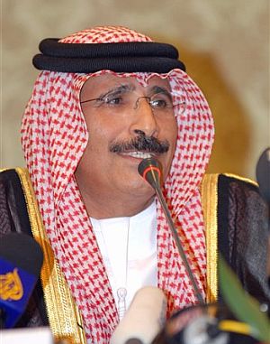 El ministro de Petrleo de los Emiratos rabes Unidos anuncia el recorte. (Foto: Ap)