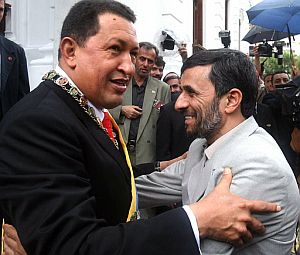Ambos mandatarios se saludan en Caracas. (Foto: AFP)