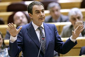 Zapatero, en el Pleno del Senado. (Foto: EFE)