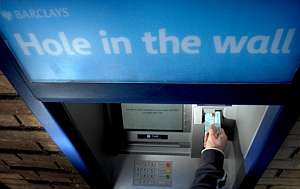 En la imagen, un cajero de la entidad britnica, Barclays, en Londres. (Foto: EFE)