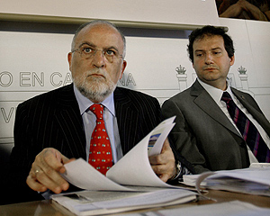 El secretario de Estado de Infraestructuras, Vctor Morln y el alcalde de Barcelona, Jordi Hereu. (Foto: JULIN MARTN)