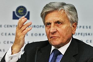Trichet, durante su rueda de prensa. (Foto: AP)
