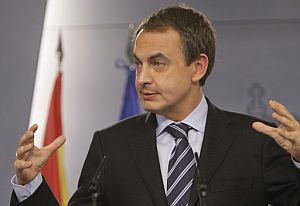El presidente del Gobierno, Jos Luis Rodrguez Zapatero, durante la rueda de prensa posterior al Consejo de Ministros. (Foto: EFE)