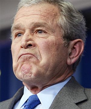 George W. Bush, en un momento de la rueda de prensa en la Casa Blanca. (Foto: AP)