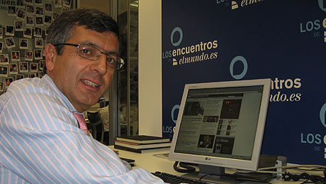 Francisco Román, presidente y consejero delegado de Vodafone, durante el encuentro digital con los lectores de elmundo.es.