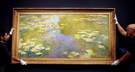 La obra 'Le bassin aux nymphéas', de Monet, que se ha vendido por 51,6 millones de euros. (Foto: EFE)