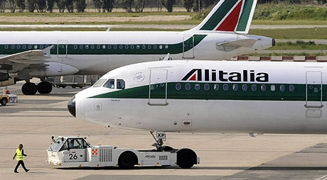Aviones de Alitalia en el aeropuerto de Fiumicino (Roma). (Foto: AFP).
