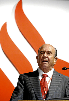 El presidente del Santander, Emilio Botn, en el acto de presentacin del Plan Estratgico de la Entidad para los prximos tres aos, en Sao Paulo. (Foto: EL MUNDO)