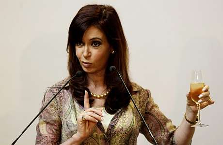 Kirchner, durante un encuentro con su homlogo mexicano. (Foto: EFE)