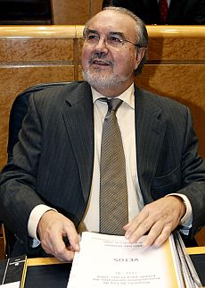 El ministro de Economía, Pedro Solbes, en el Senado. (Foto: EFE)