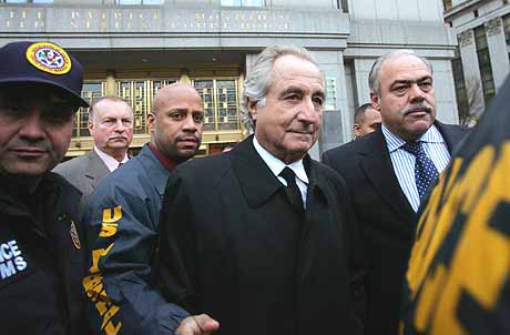 Madoff, tras declarar en la Corte Federal de Nueva York. (Foto: AFP)