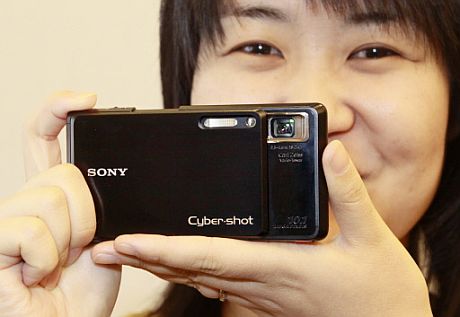 Camara digital Cybershot DSC-G3 de Sony. (Foto: AFP)