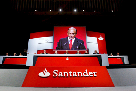 Durante la Junta Extraordinaria de Accionistas del Banco Santander .|Efe