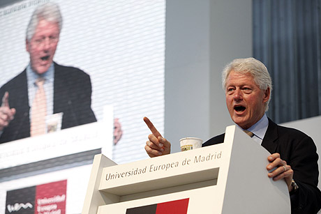 Bill Clinton, durante la conferencia en Madrid. | Sergio Enríquez