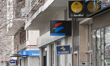 Oficinas de varias entidades financieras en Madrid. | Gonzalo Arroyo