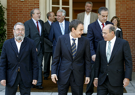 Zapateron recibe a patronal y sindicatos el pasado mes de junio. Foto: Alberto Di Lolli