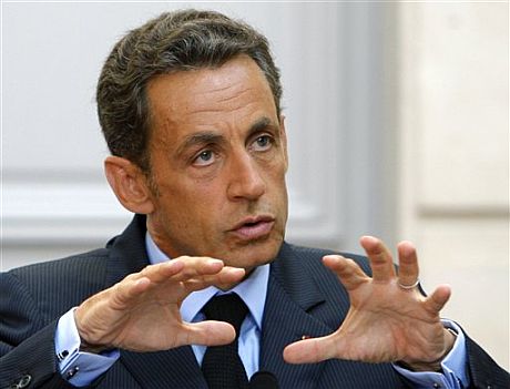 El presidente francs, Nicolas Sarkozy, tras su reunin con los banqueros. | AP