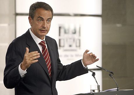 El presidente del Gobierno, José Luis Rodríguez Zapatero, durante su comparecencia. | Efe