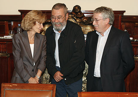 Elena Salgado, Cndido Mndez (UGT) e Ignacio Fernndez Toxo (CCOO). | Efe