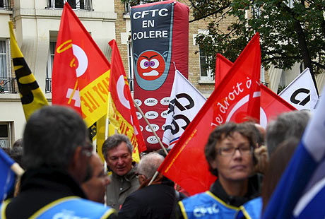 Trabajadores de France Telecom en una manifestacin para pedir mejores condiciones laborales. | EFE
