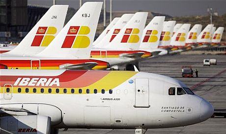 Aviones de Iberia en el aeropuerto madrileo de Barajas. | AP