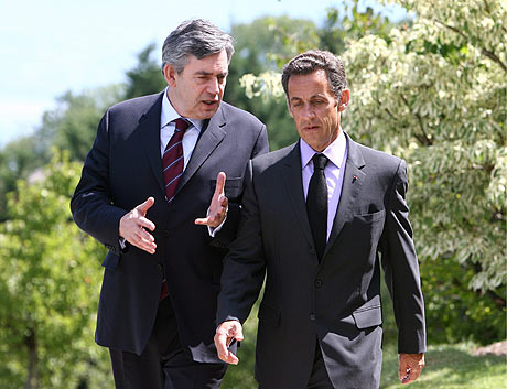 Gordon Brown y Nicolas Sarkozy en una reunin el pasado verano. | Efe
