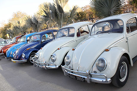 Varios 'escarabajos' en un encuentro de propietarios en Islamabad. | Efe