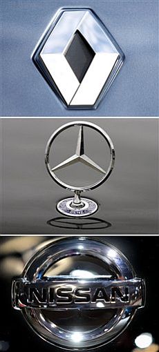 Logos de Renault, Mercedes (de Daimler) y Nissan (de arriba a abajo). | AP