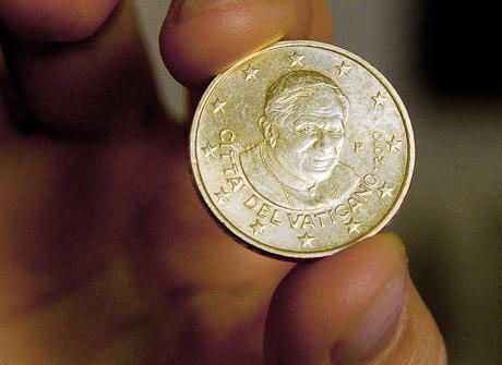 Moneda de 50 cntimos con el rostro de Benedicto XVI. | Afp