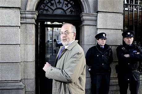 El gobernador del Banco Central de Irlanda, Patrick Honohan. | AP