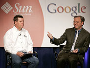 Los directivos de Sun y Google en un momento de la rueda de prensa (Foto: Reuters)