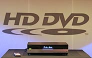 El nuevo estandar de DVD de alta definicin de Toshiba (HD-DVD) compite directamente con el de Sony, 'Blue Ray'. (Foto: REUTERS)