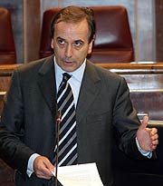 El ministro del Interior, José Antonio Alonso, en el Congreso. (Foto: EFE)