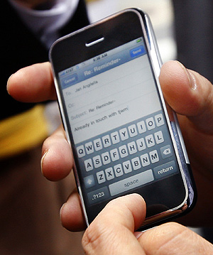 El iPhone, la revolución móvil de 2007... ¿y de 2008?. (Foto: REUTERS)