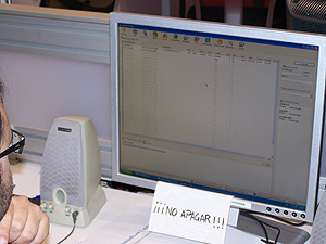Un internauta usa el eMule. (Foto: elmundo.es)