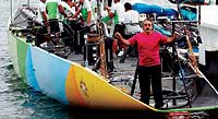 Manuel Pacho, autor del himno del equipo espaol de la Copa Amrica y de docenas de msicas de anuncios, a bordo de "El Desafo Espaol". / BENITO PAJARES