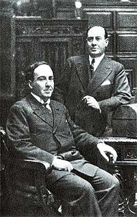 Sus modelos. Antonio (izq.) y Manuel Machado, sus hermanos mayores, reconocidos escritores.
