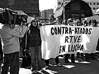 Protestas de trabajadores de RTVE en Madrid durante la huelga de empleados realizada el pasado 5 de abril. / JAVI MARTNEZ
