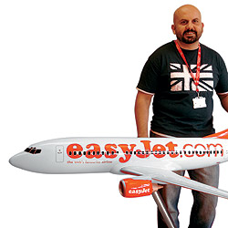 Roberto Hortal es el responsable de la pgina web de Easyjet, la cuarta aerolnea europea y una de las precursoras de la venta de billetes por Internet.