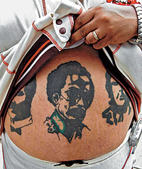 Jaima Rivera tiene tatuado a Carlos 'La Sombra', fundador de los 'Ñetas' / MIGUEL RAJMIL