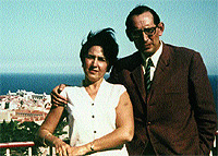 Miguel Delibe y su esposa