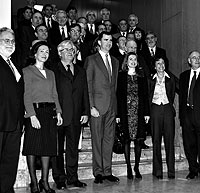 Los Prncipes de Asturias, con Cabrera, Joan Clos, Ana Patricia Botn, Juan Vzquez y los responsables del informe. / EL MUNDO